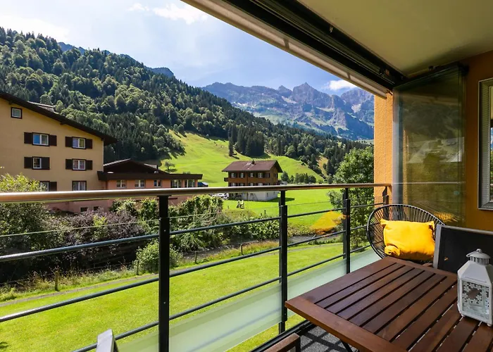 Spirit - Balkon - Bergsicht Apartment Engelberg